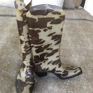DONALD J. PLINER COWHIDE RAIN BOOTS